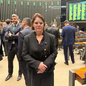 “VITÓRIA DO EQUILÍBRIO” | Câmara aprova redução de penas para condenados do 8 de Janeiro; Coronel Fernanda destaca vitória contra “excessos”