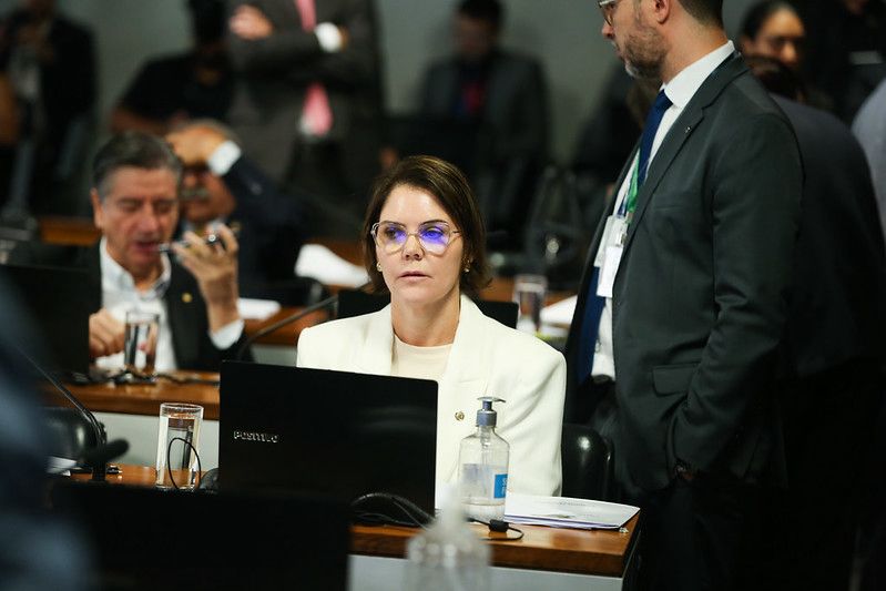 Foto deputada dez