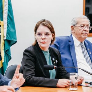 MARCHA DOS PREFEITOS | Coronel Fernanda lidera bancada federal de MT em reunião com prefeitos durante Marcha dos Municípios